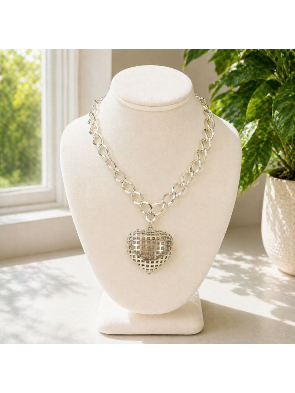 Minimalist Silver-Tone Heart Necklace Grid Pendant 22"‎ Chain Romantic Gift